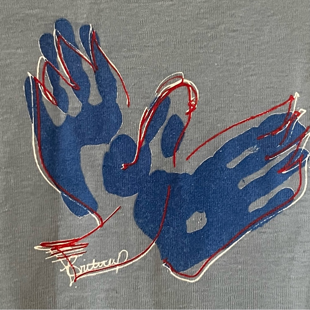 Rare Y2K Britney Spears Foundation Planet Hollywood Charity Paint Hands Dove Tee
